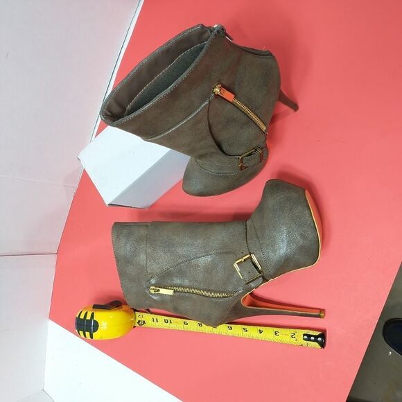 Paper Fox Ultra-High 7" Brown Boot ( Size 9 US) - Picture 11 of 11